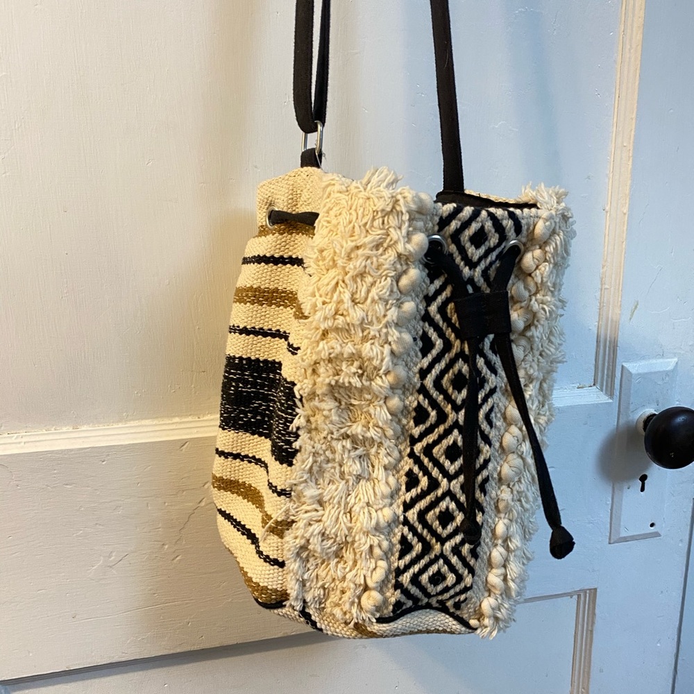 Boho woven bucket bag